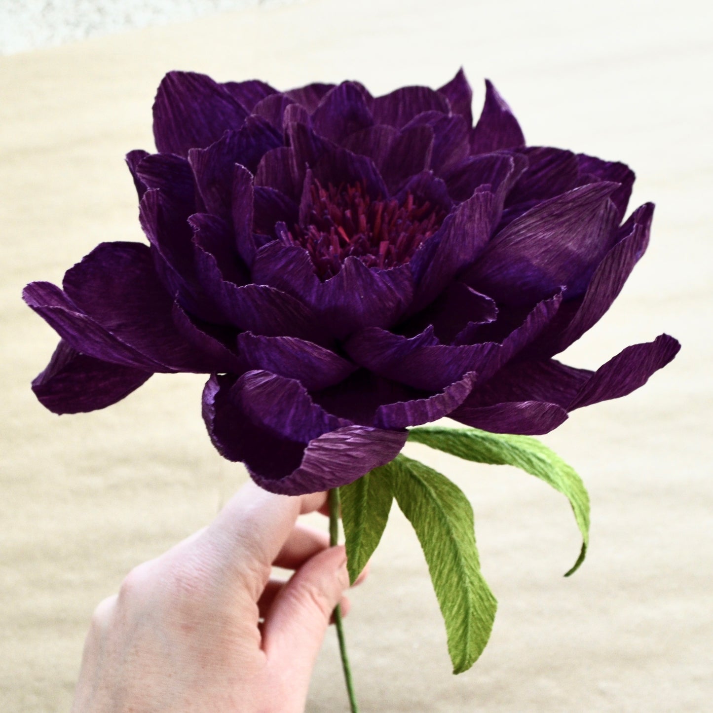 Paper flower tutorial | paper flower template | How to make paper flowers | Crepe paper flower tutorial | DIY paper peony | paper flowers | crepe paper flowers | free paper flower template | free paper peony tutorial | free paper peony template