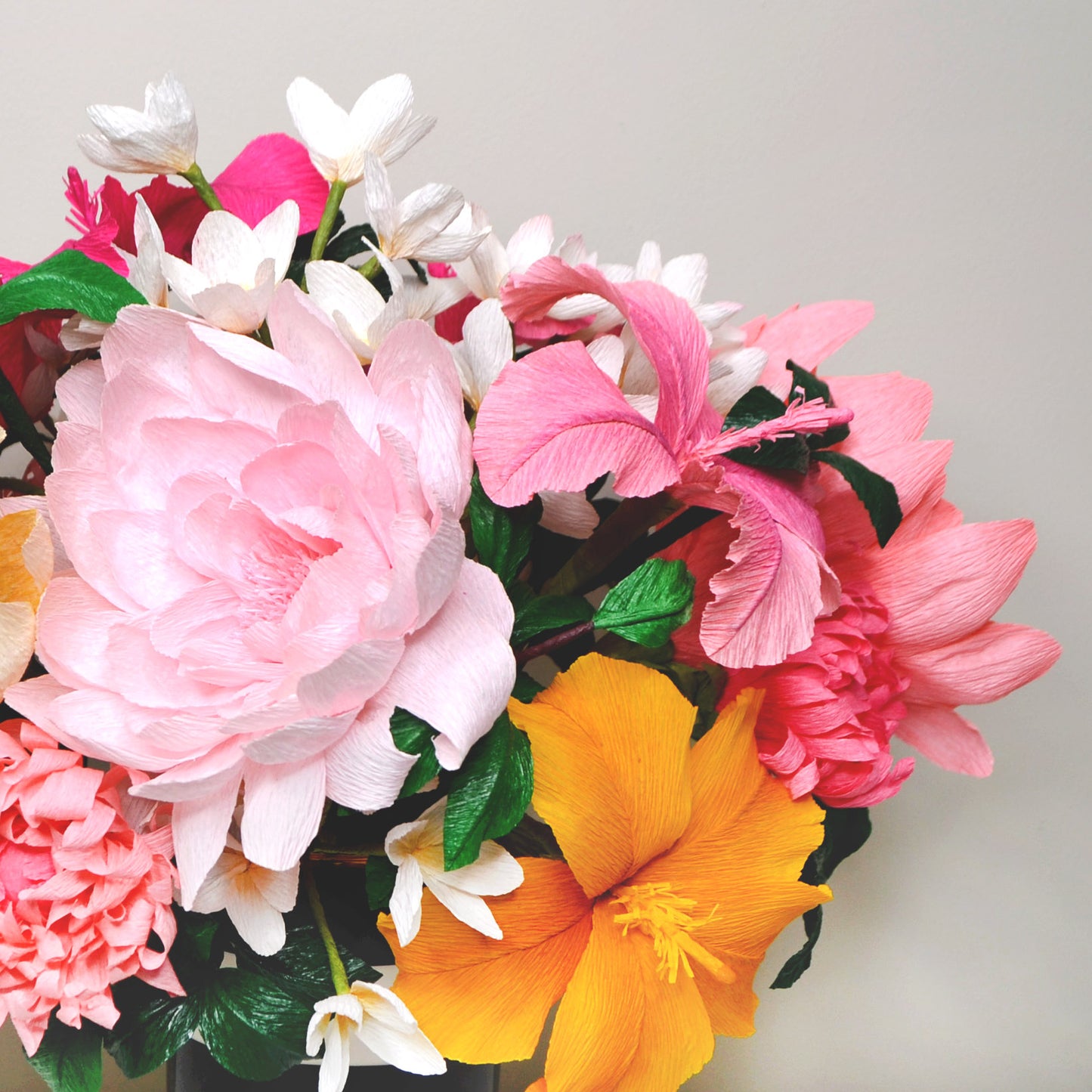 Paper flower tutorial | paper flower template | How to make paper flowers | Crepe paper flower tutorial | DIY paper peony | paper flowers | crepe paper flowers | free paper flower template | free paper peony tutorial | free paper peony template