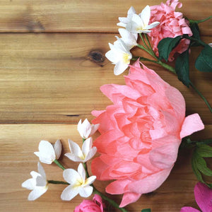 Paper flower tutorial | paper flower template | How to make paper flowers | Crepe paper flower tutorial | DIY paper peony | paper flowers | crepe paper flowers | free paper flower template | free paper peony tutorial | free paper peony template