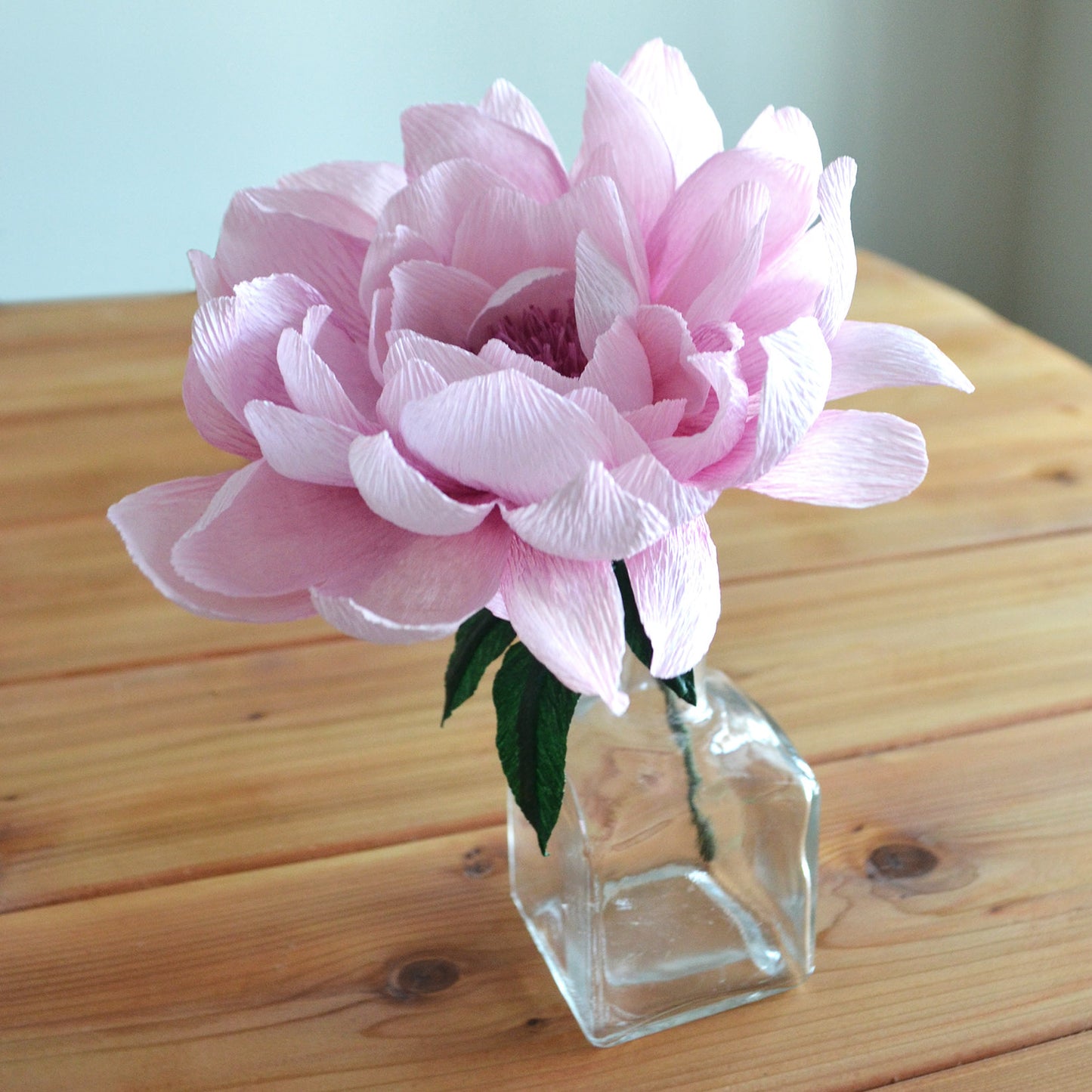 Paper flower tutorial | paper flower template | How to make paper flowers | Crepe paper flower tutorial | DIY paper peony | paper flowers | crepe paper flowers | free paper flower template | free paper peony tutorial | free paper peony template